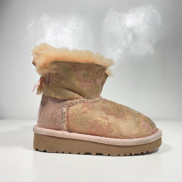 Ugg Youth Girls Boots T Mini Bailey Bow Flowers Pink Sz 6 - Picture 9 of 13